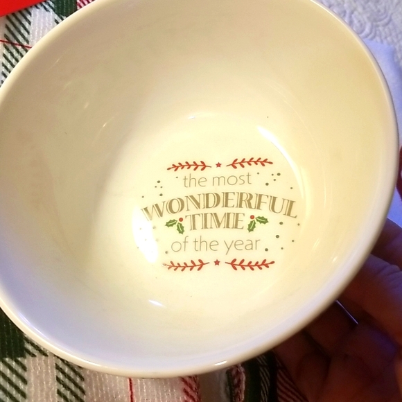 Christmas trio; towels and bowl - Picture 3 of 6